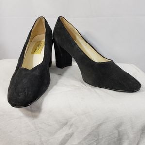 Charlies Carrie Black Faux Suede Block Heel Pumps Size 10M